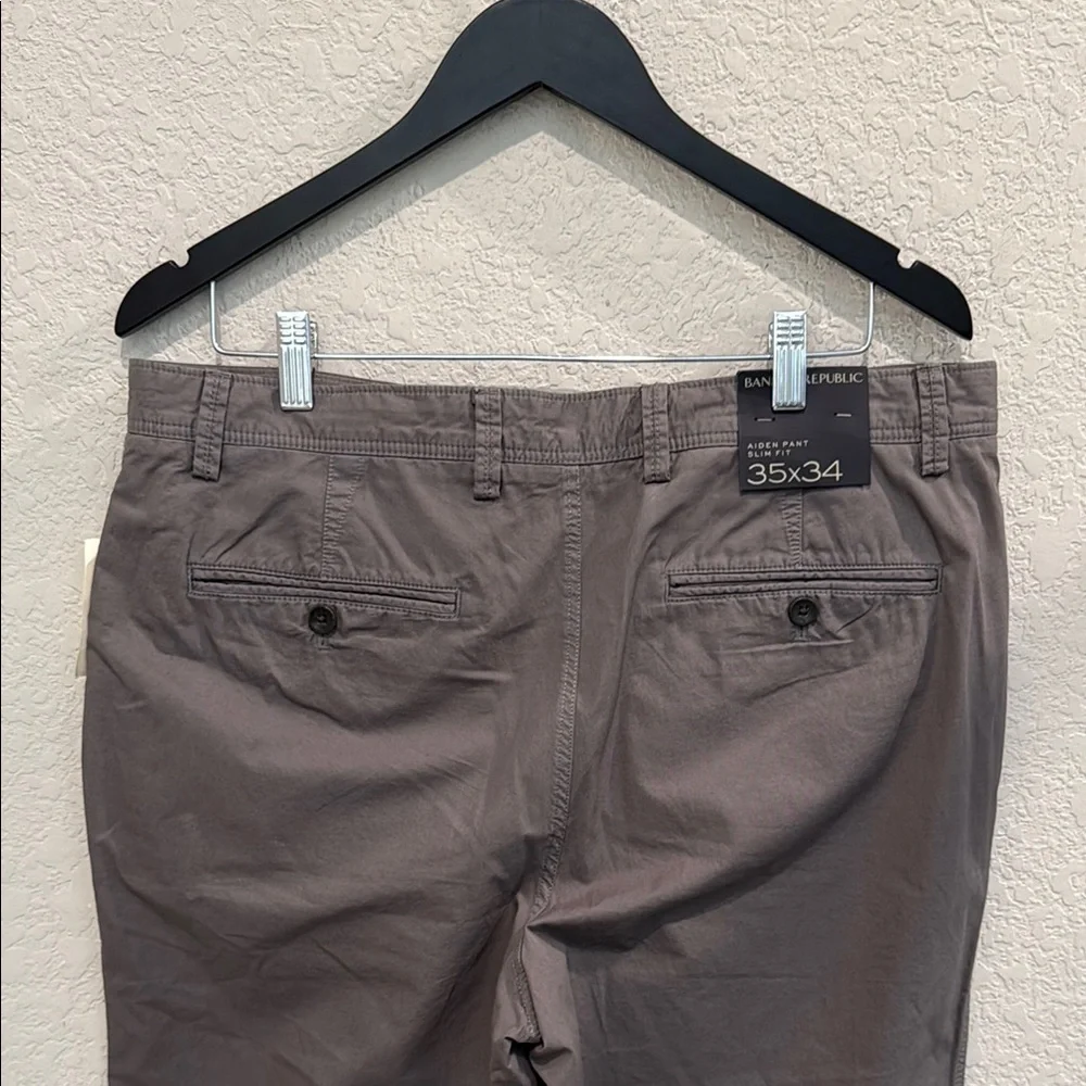 Banana Republic Men's Gray Pants 35 by 34 NWT